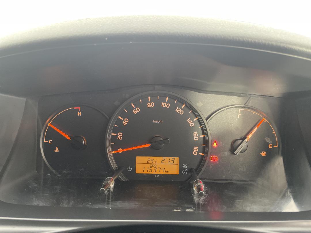 Photo '21' of Toyota Hiace