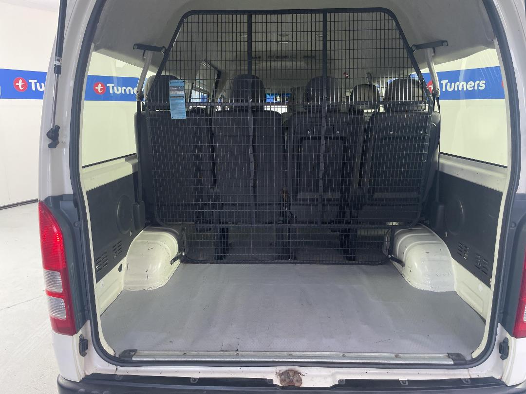 Photo '14' of Toyota Hiace