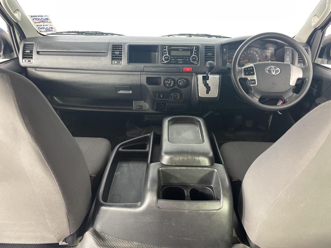 Photo '18' of Toyota Hiace