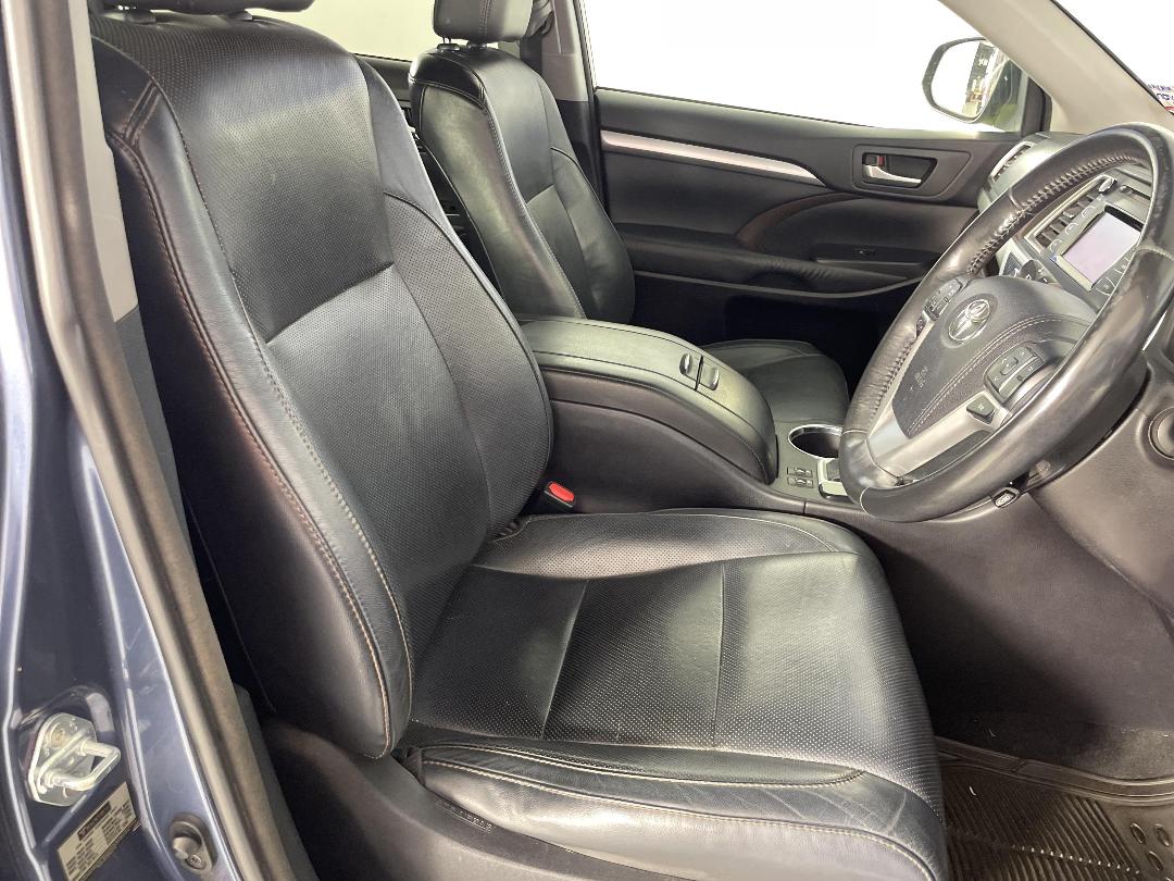 Photo '16' of Toyota Highlander