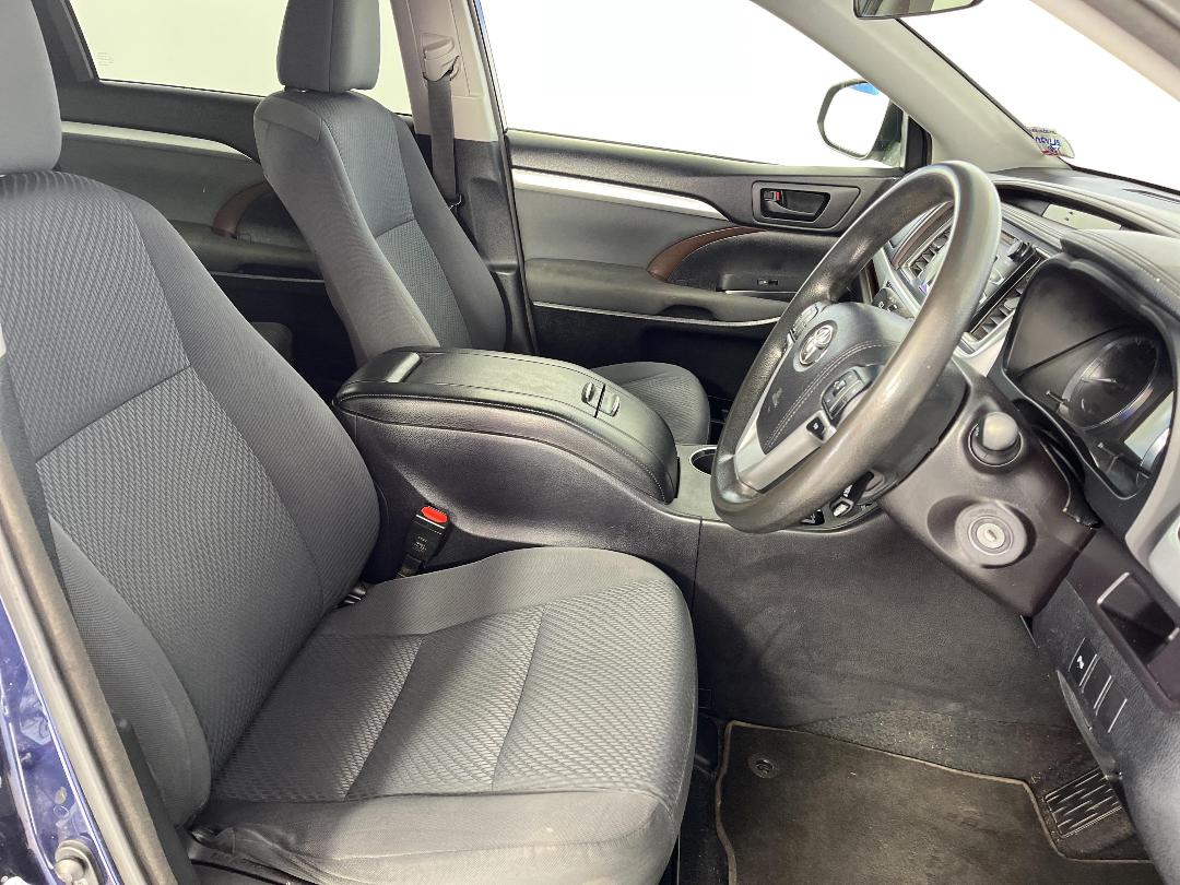 Photo '16' of Toyota Highlander