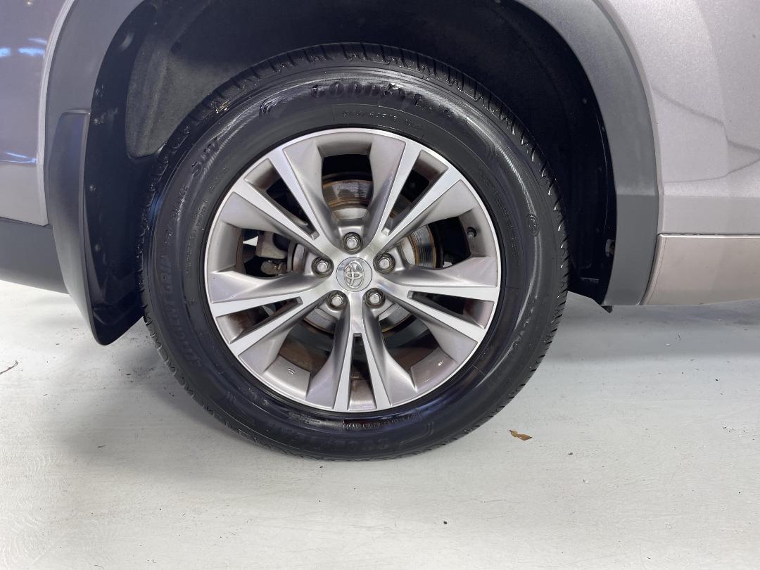 Photo '12' of Toyota Highlander