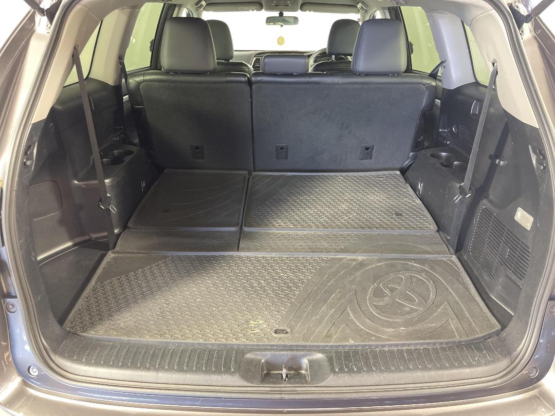 Photo '14' of Toyota Highlander