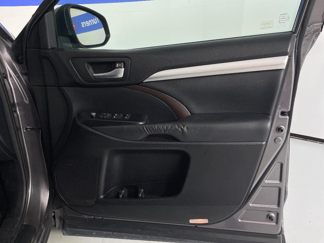 Photo '15' of Toyota Highlander