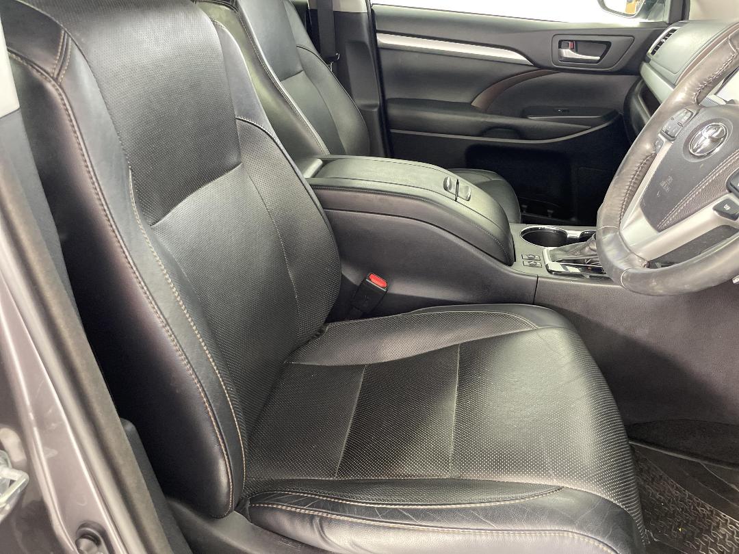 Photo '16' of Toyota Highlander