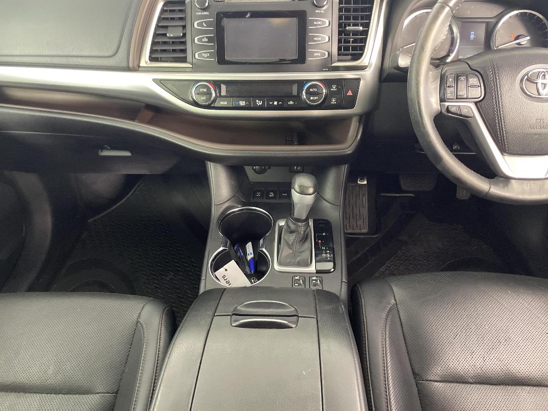 Photo '18' of Toyota Highlander