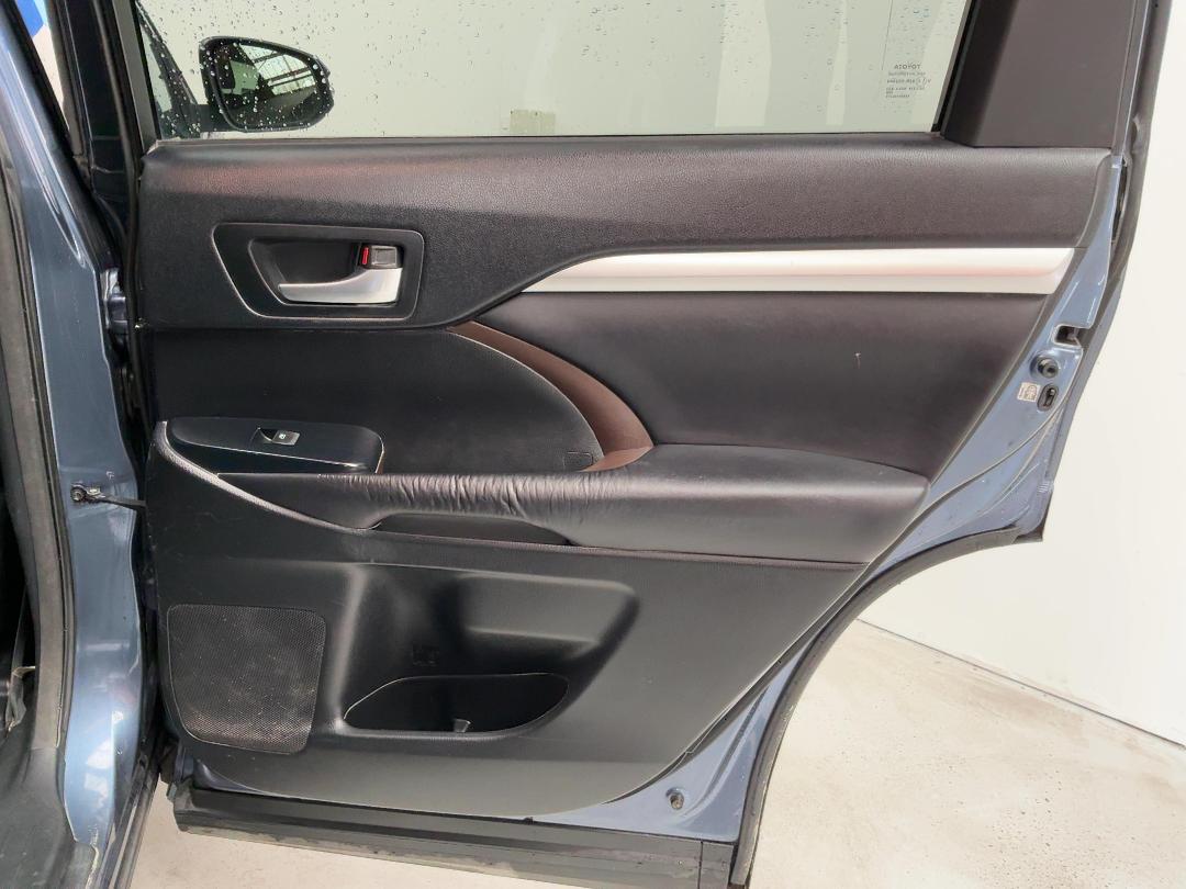 Photo '19' of Toyota Highlander