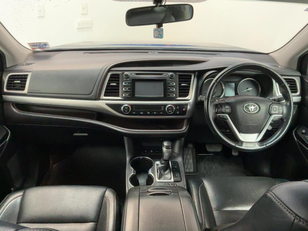 Photo '17' of Toyota Highlander