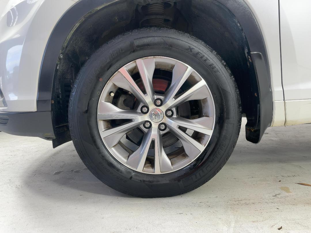 Photo '10' of Toyota Highlander