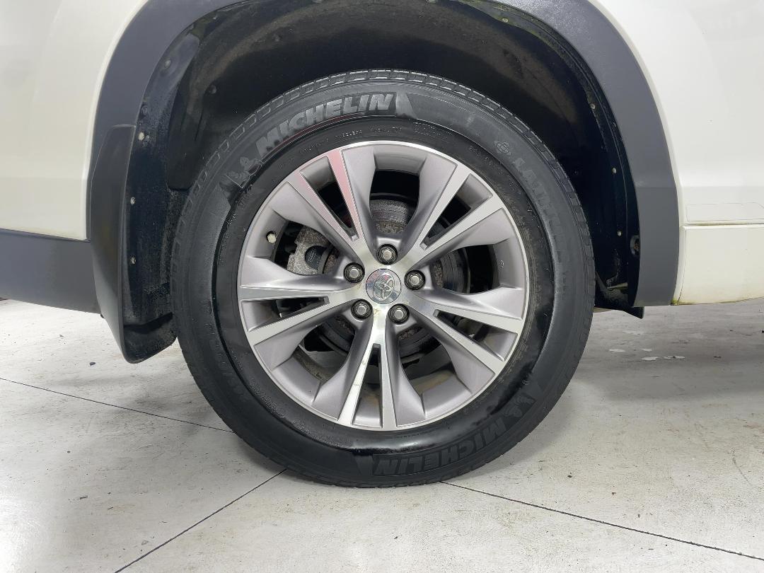 Photo '12' of Toyota Highlander