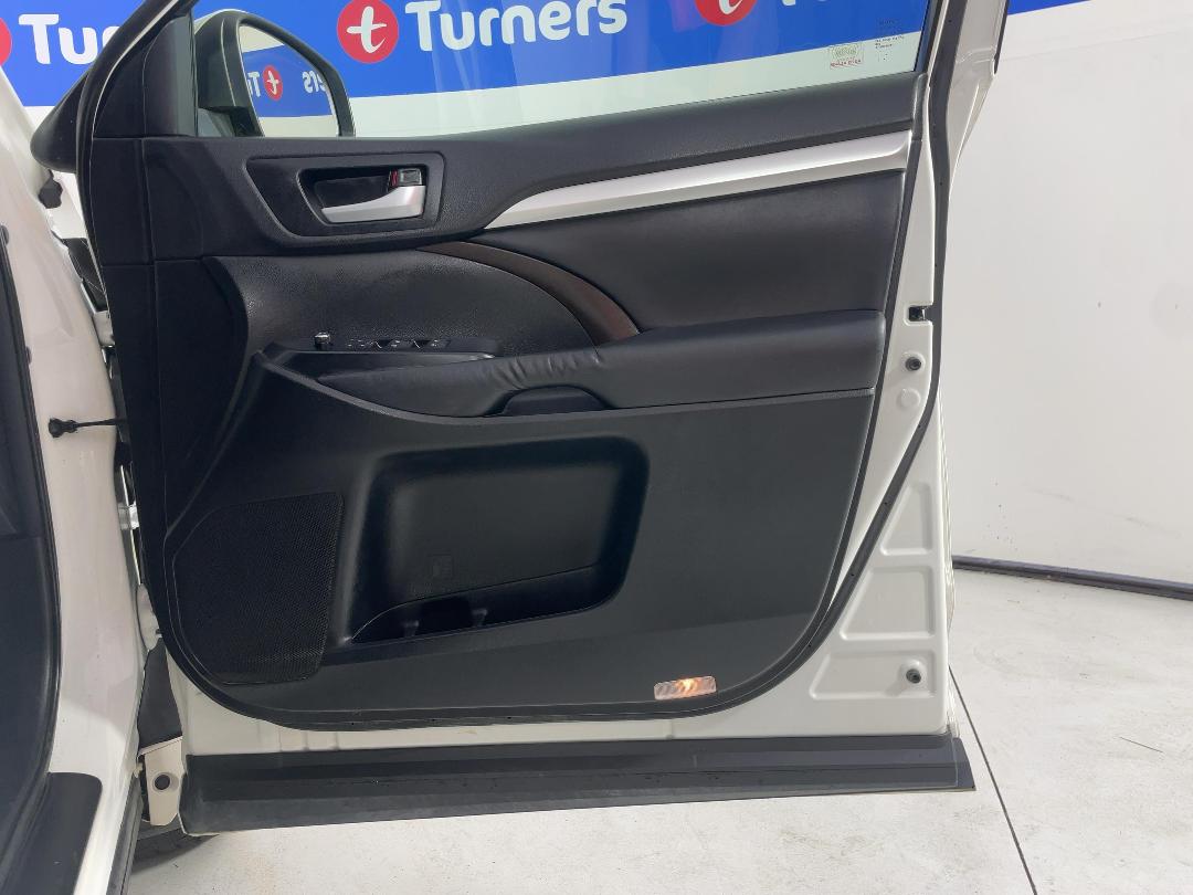 Photo '15' of Toyota Highlander