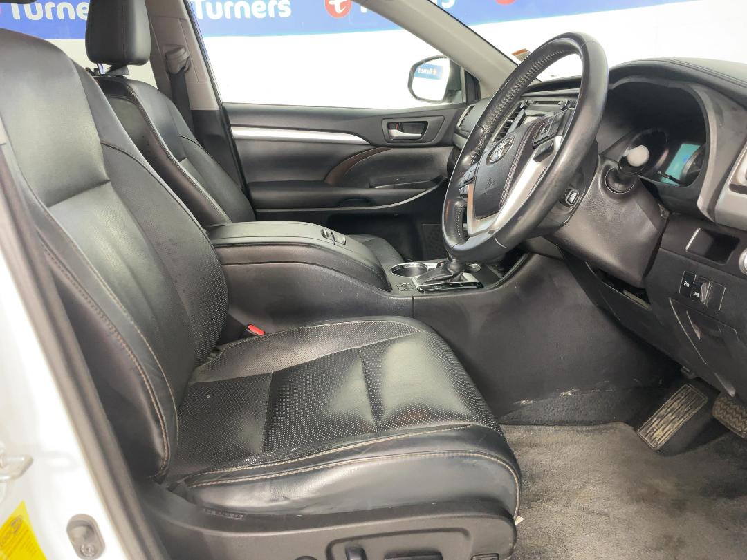 Photo '16' of Toyota Highlander