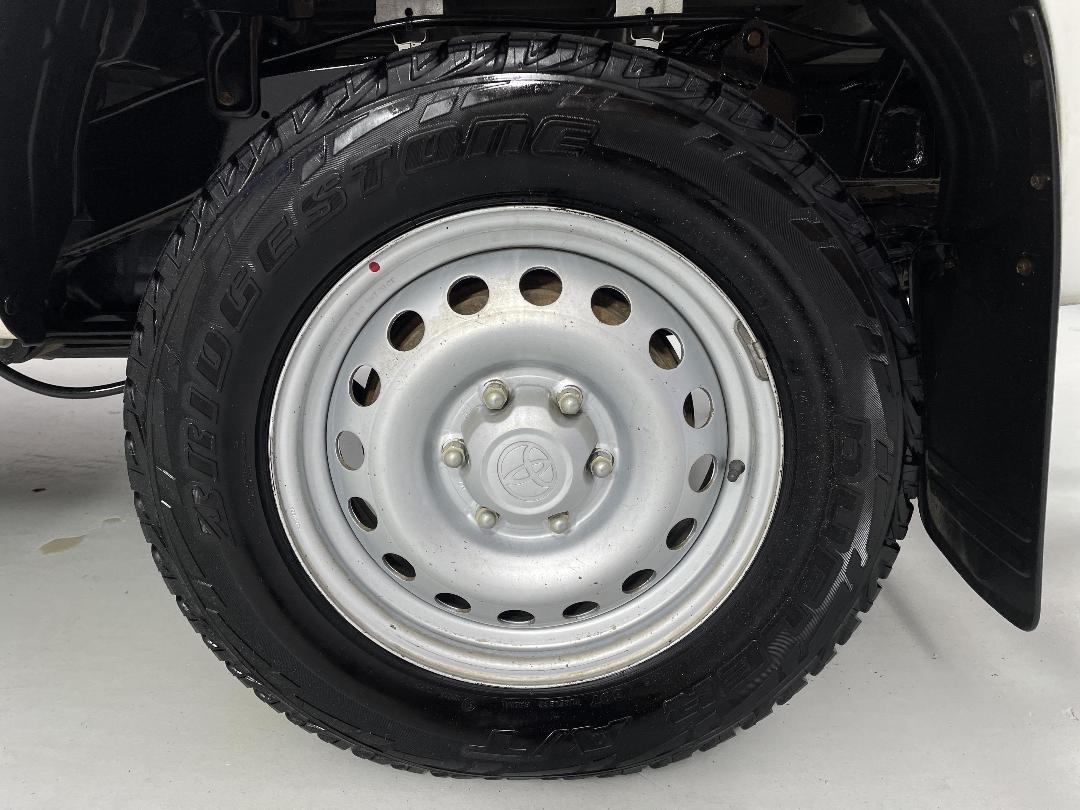 Photo '11' of Toyota Hilux