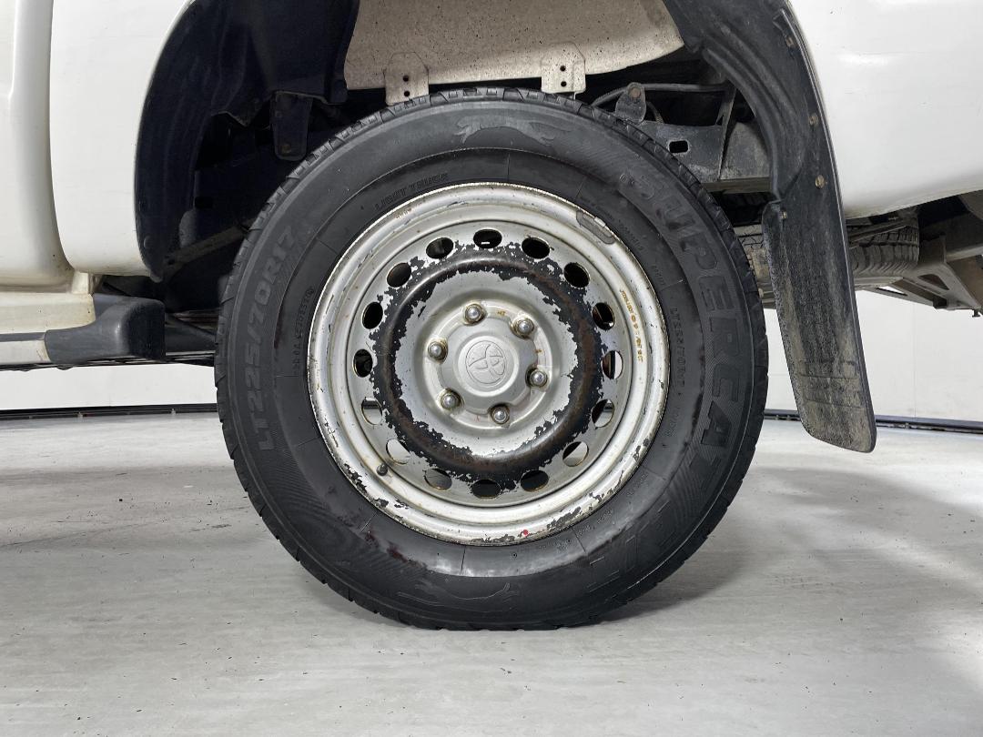 Photo '11' of Toyota Hilux