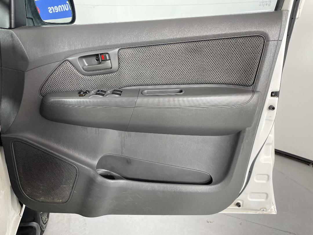 Photo '15' of Toyota Hilux