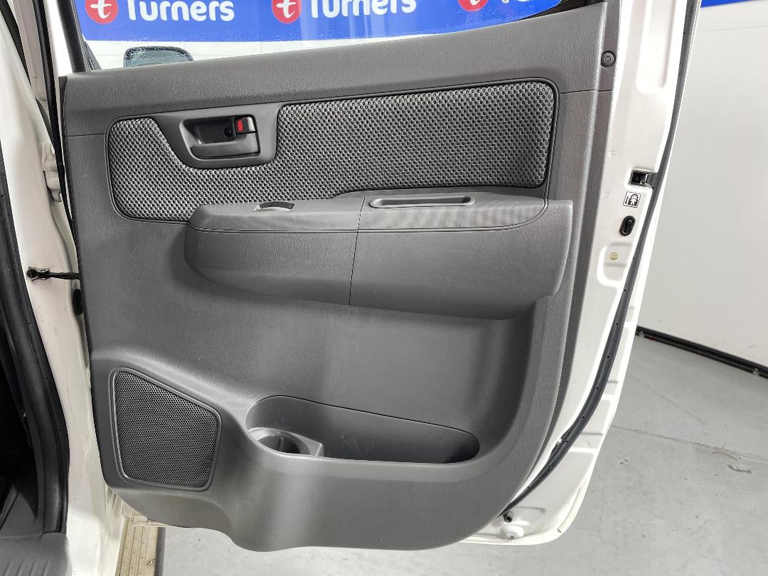 Photo '19' of Toyota Hilux