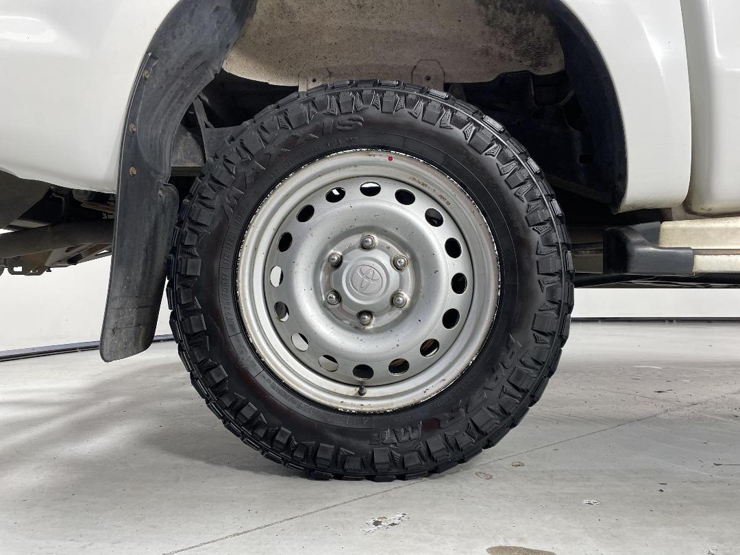 Photo '12' of Toyota Hilux