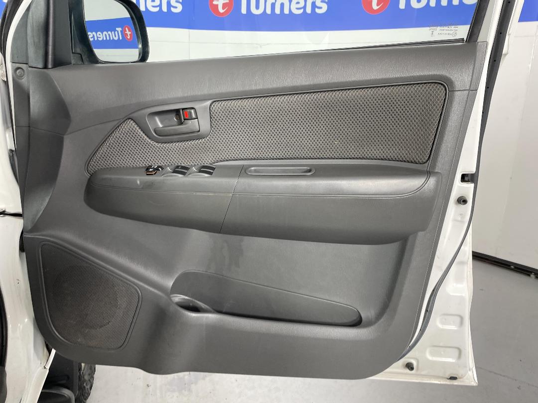 Photo '15' of Toyota Hilux