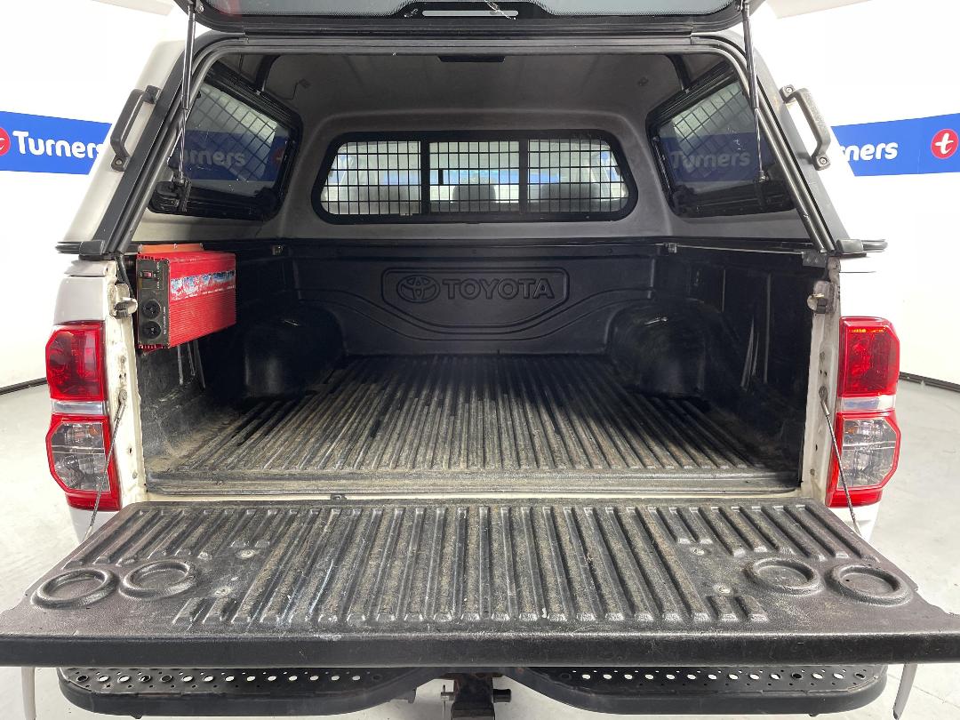 Photo '14' of Toyota Hilux