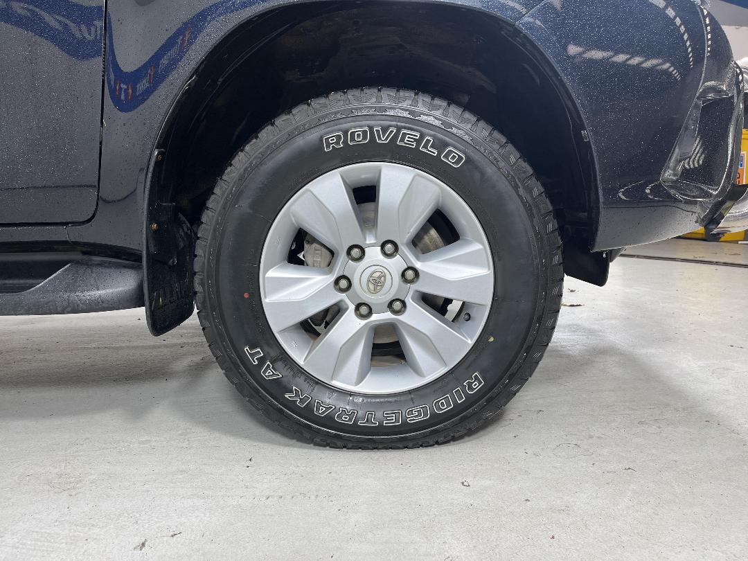 Photo '9' of Toyota Hilux