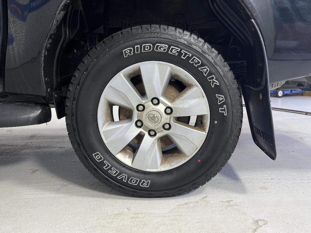 Photo '11' of Toyota Hilux