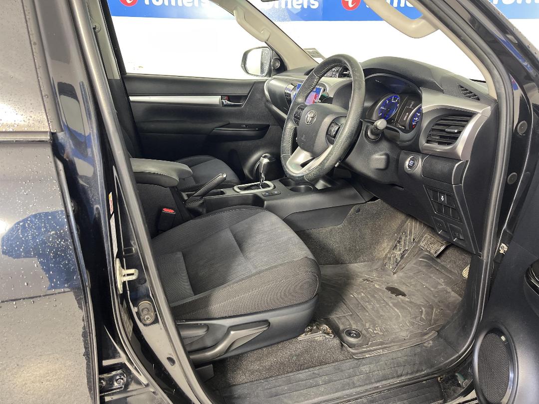 Photo '15' of Toyota Hilux