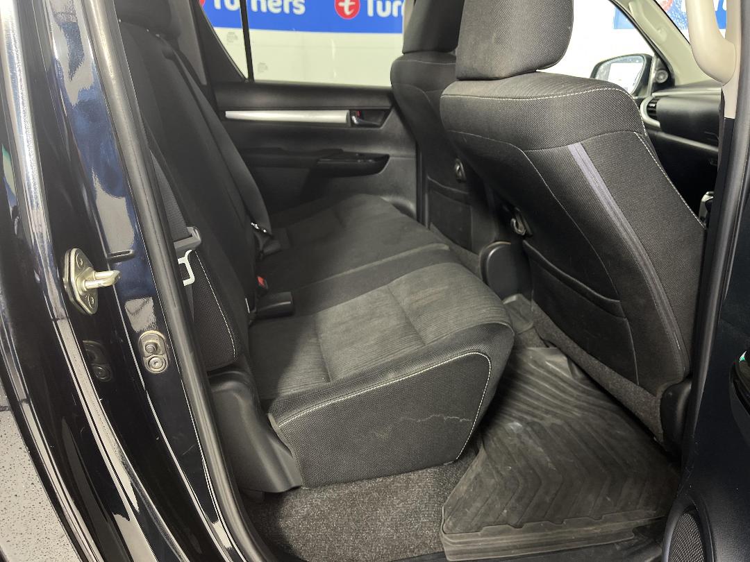 Photo '19' of Toyota Hilux