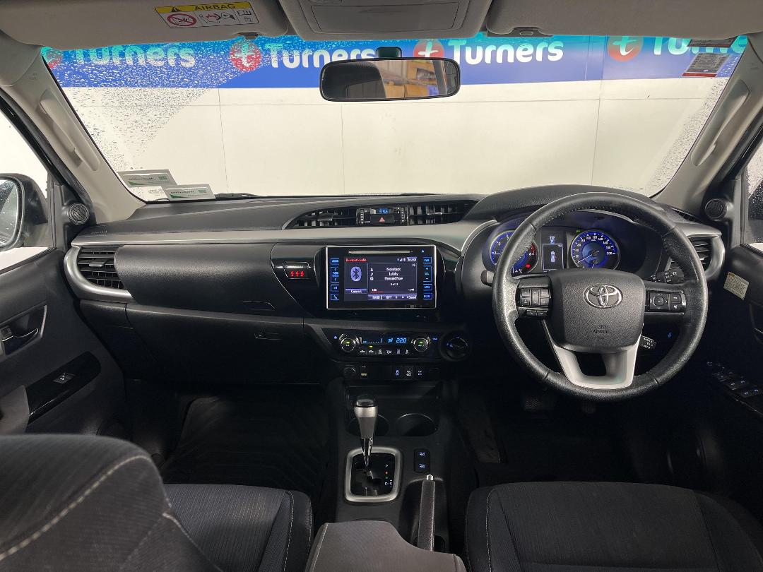 Photo '16' of Toyota Hilux