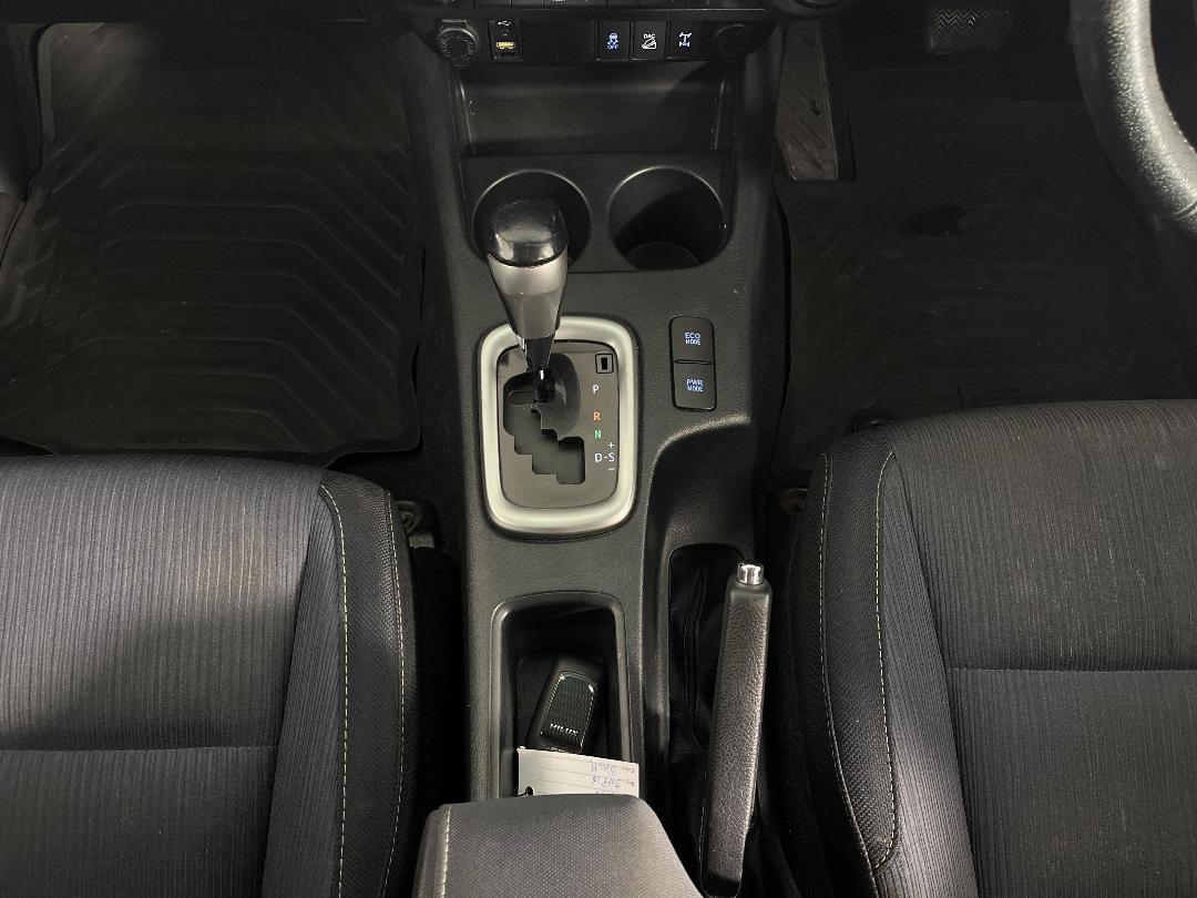 Photo '17' of Toyota Hilux