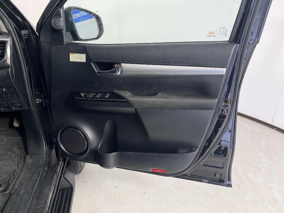 Photo '14' of Toyota Hilux