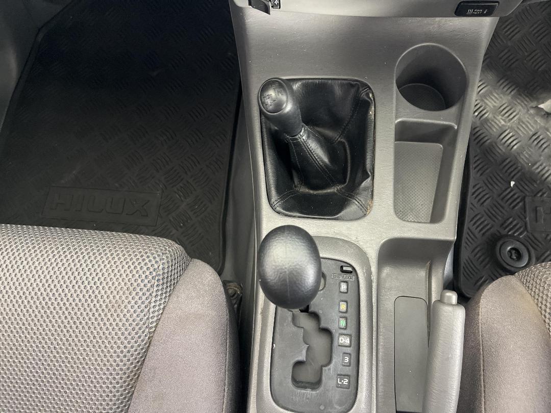 Photo '27' of Toyota Hilux Photo '27' of Toyota Hilux