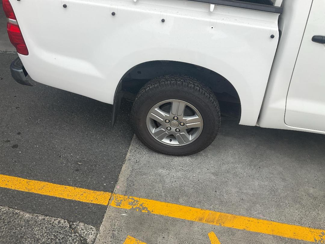 Photo '13' of Toyota Hilux TD DC Photo '13' of Toyota Hilux TD DC