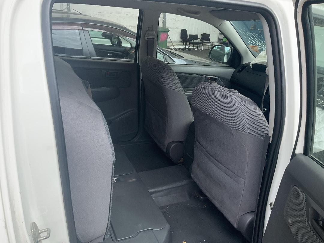 Photo '21' of Toyota Hilux TD DC Photo '21' of Toyota Hilux TD DC