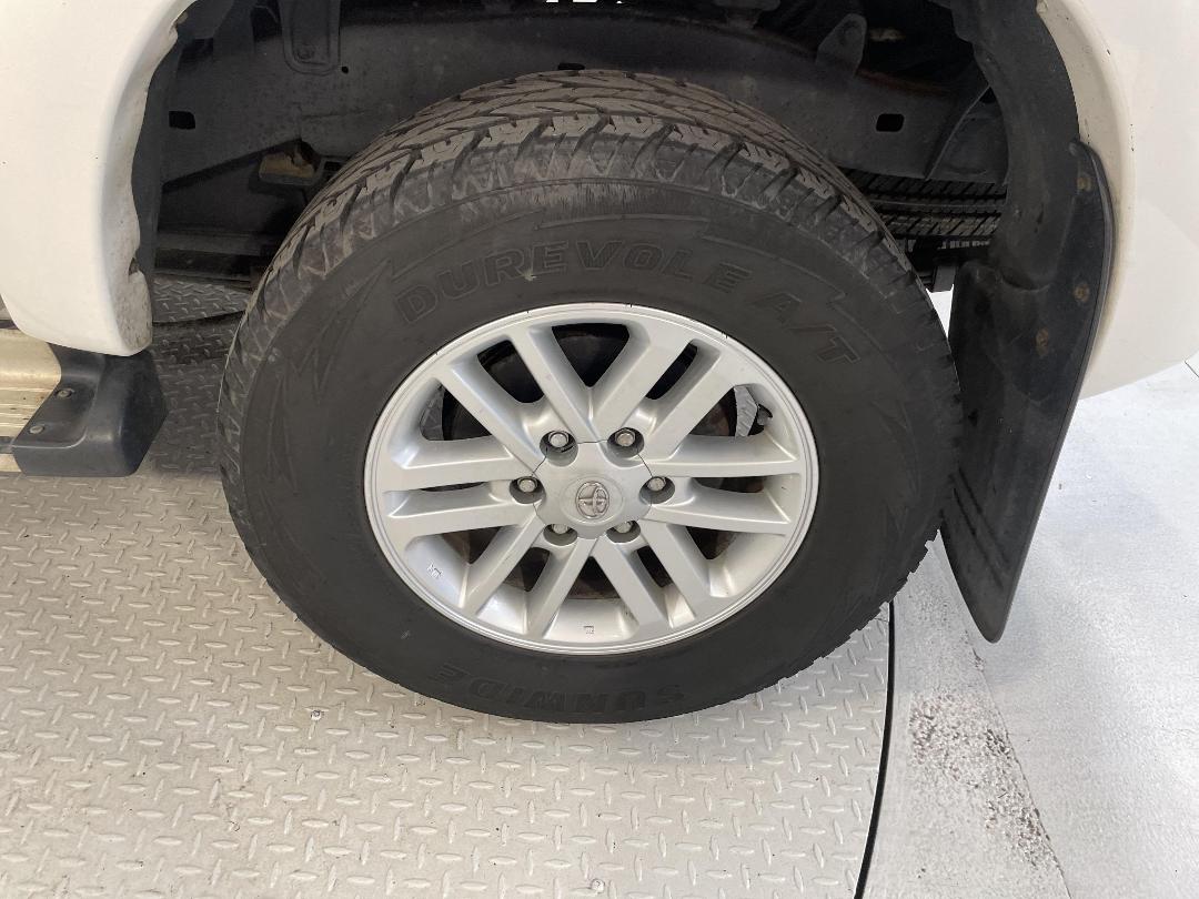 Photo '11' of Toyota Hilux