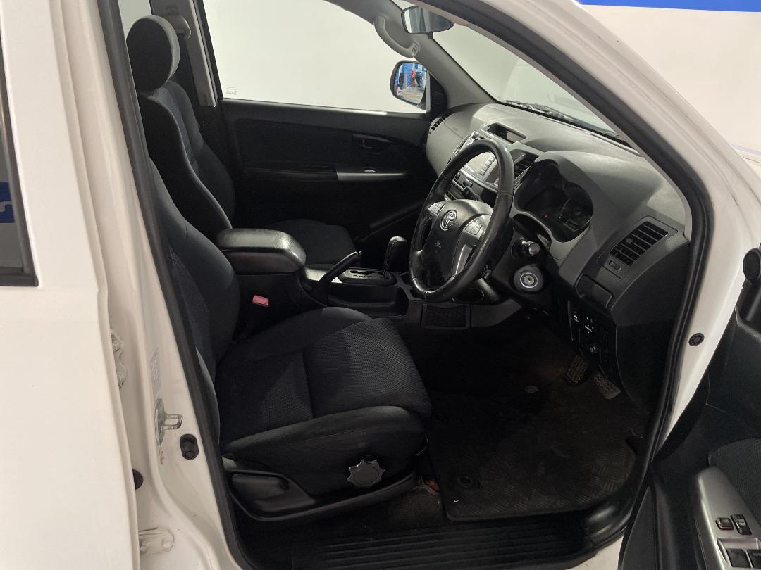 Photo '16' of Toyota Hilux