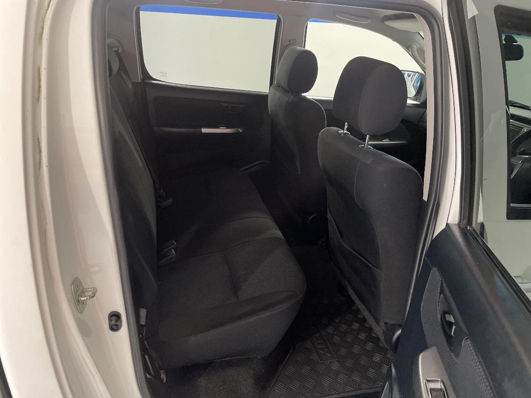 Photo '20' of Toyota Hilux