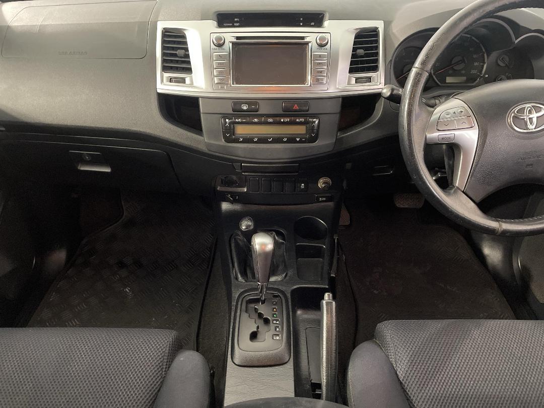 Photo '18' of Toyota Hilux