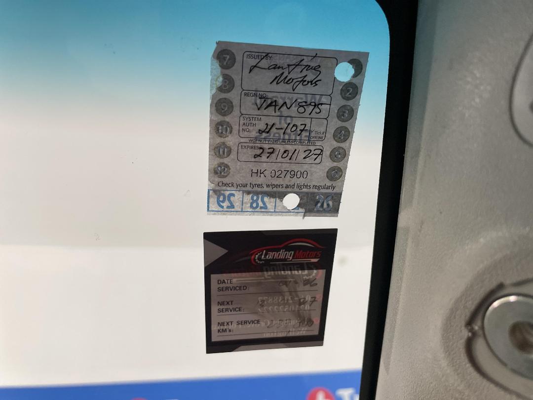 Photo '34' of Toyota Hilux