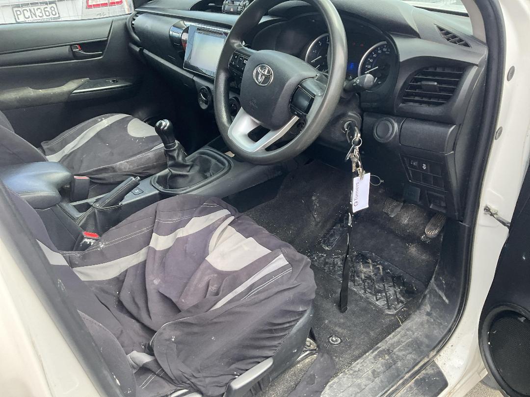 Photo '9' of Toyota Hilux S TD DC Photo '9' of Toyota Hilux S TD DC