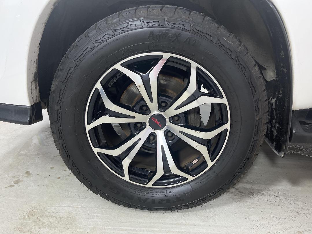 Photo '10' of Toyota Hilux