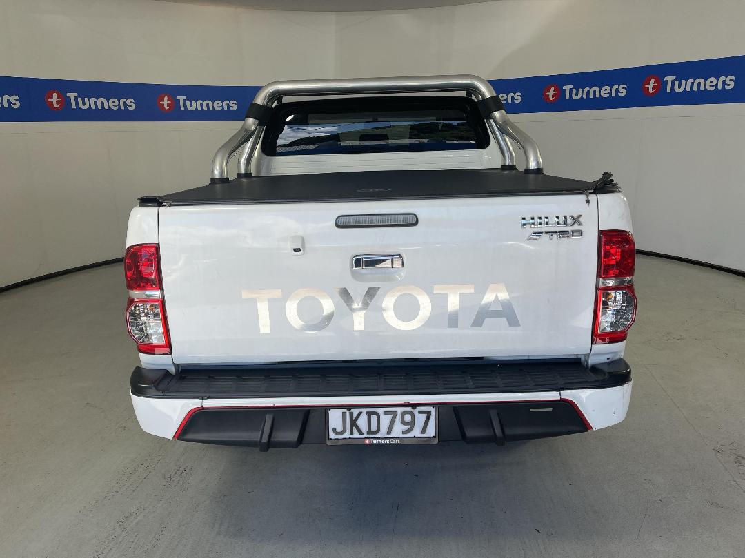 Photo '6' of Toyota Hilux