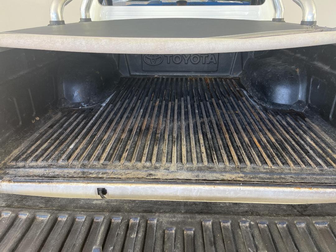 Photo '14' of Toyota Hilux