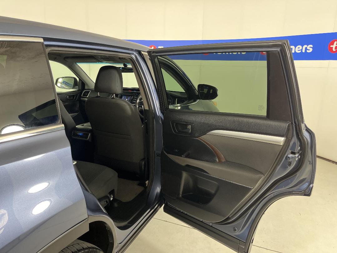 Photo '19' of Toyota Kluger