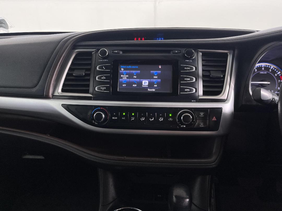 Photo '18' of Toyota Kluger