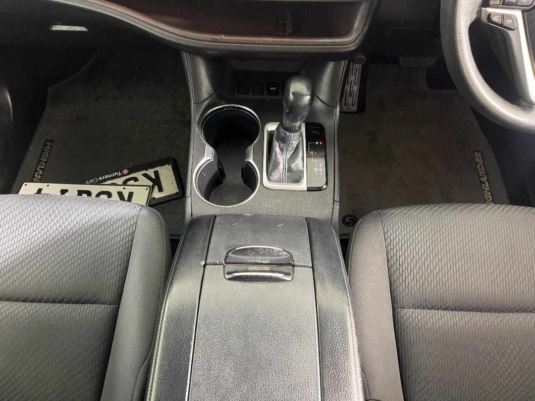 Photo '23' of Toyota Kluger