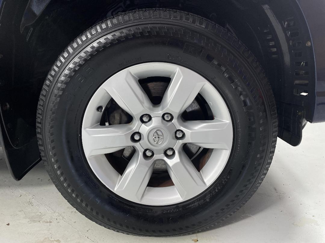 Photo '9' of Toyota Landcruiser Prado Photo '9' of Toyota Landcruiser Prado