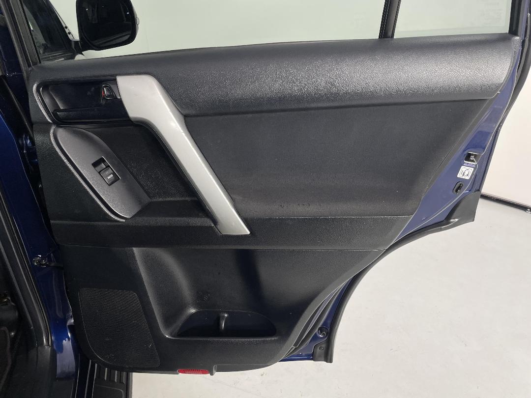 Photo '19' of Toyota Landcruiser Prado Photo '19' of Toyota Landcruiser Prado