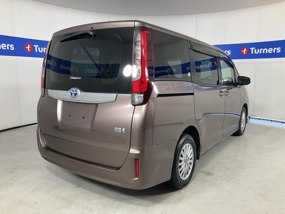 Photo '7' of Toyota Noah Photo '7' of Toyota Noah