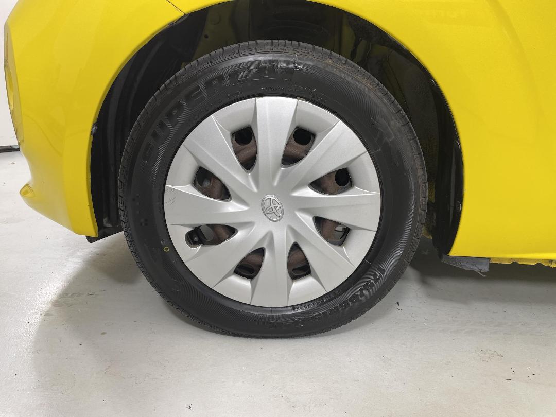 Photo '10' of Toyota Porte