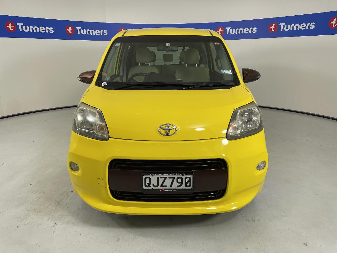 Photo '2' of Toyota Porte